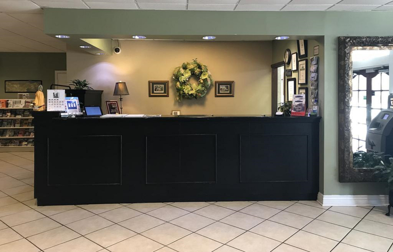 Public Area, Carmel Inn & Suites, Lafourche