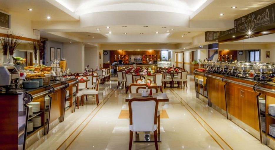Food & Drinks 4, Golden Sands Suites, Dubai