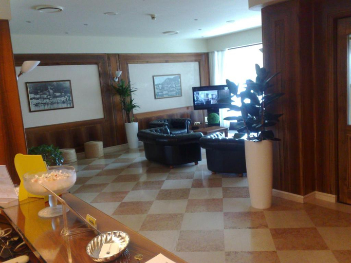 Public Area 2, Continental Lovere, Bergamo