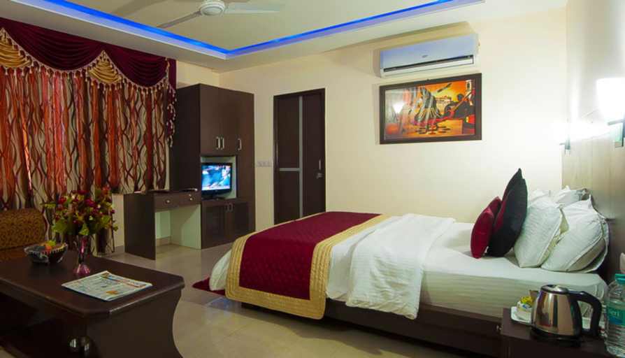 Bedroom 2, HOTEL VISHAL RESIDENCY NEAR DELHI AIRPORT & AEROCITY with FREE AIRPORT DROP, Delhi
