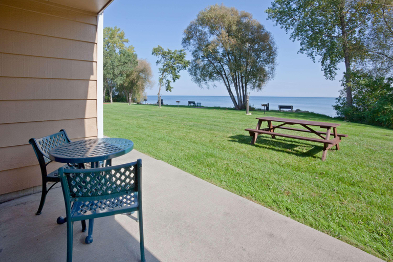 Exterior & Views 2, AmericInn by Wyndham Menominee, Lake Michigan