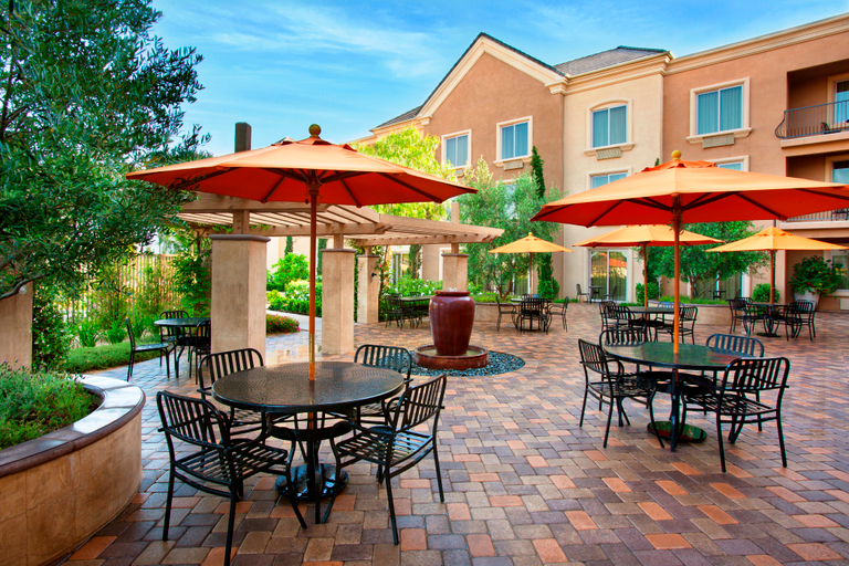 Food & Drinks 5, Ayres Hotel Chino Hills – Ontario, San Bernardino