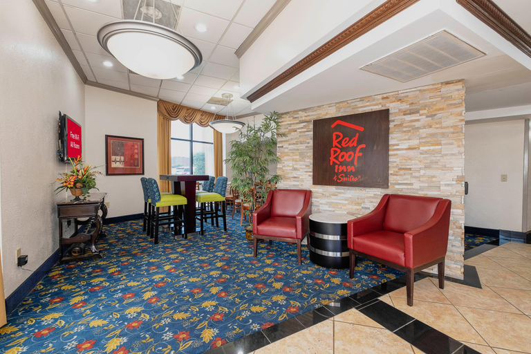 Public Area 2, Red Roof Inn & Suites Macon, Bibb