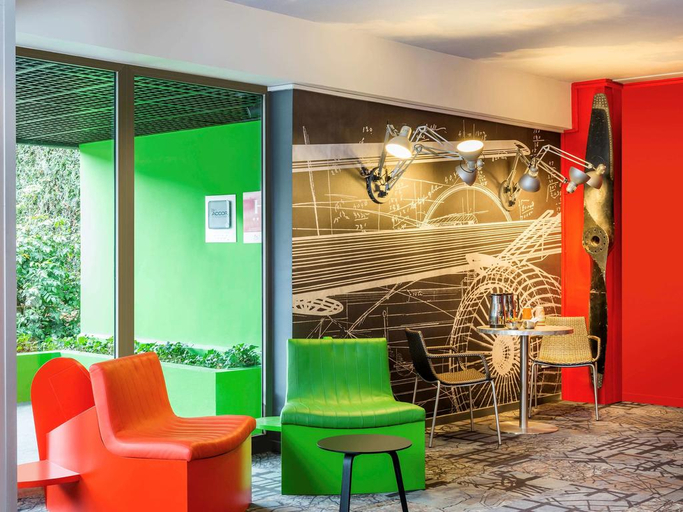 Public Area 3, ibis Styles Paris Velizy, Yvelines