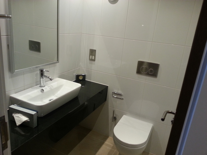 Bathroom 4, Holiday Inn London Wembley, London
