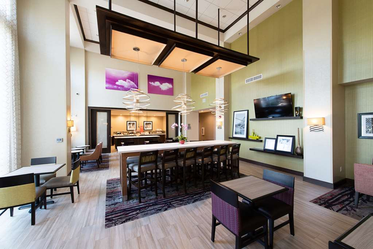 Exterior & Views 2, Hampton Inn & Suites Fayetteville, Cumberland