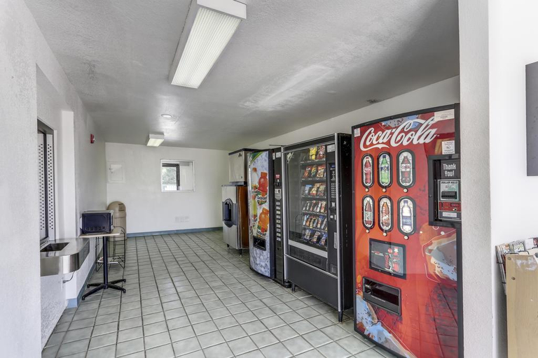 Public Area 3, Studio 6 Lafayette, LA I-10 & I-49 N, Lafayette