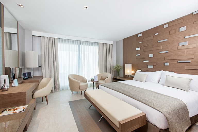 Bedroom 4, The Oasis by Don Carlos Resort, Málaga