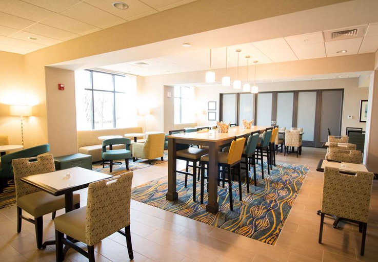 Food & Drinks 5, Hampton Inn Decatur Southeast, Macon