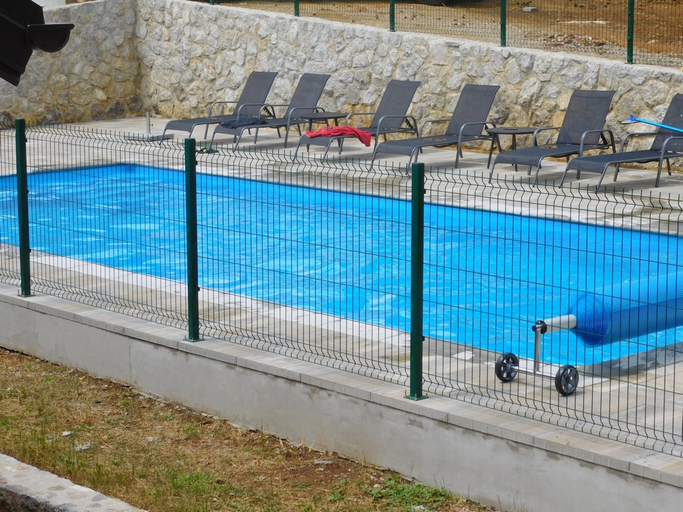 Sport & Beauty 3, House Sara 2, Rakovica