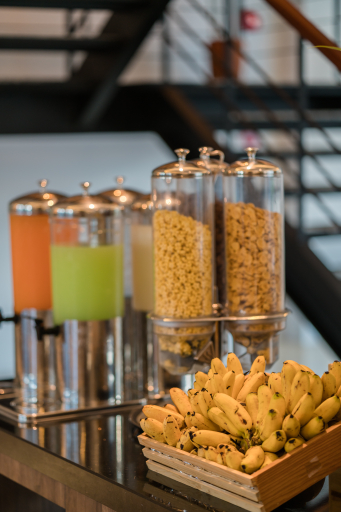 Food & Drinks 30