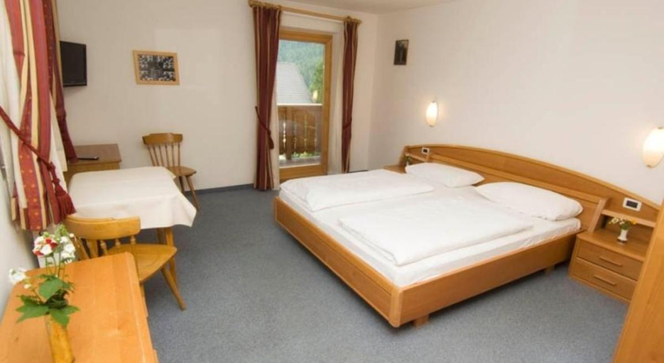 Bedroom 1, Hotel Borest, Bolzano