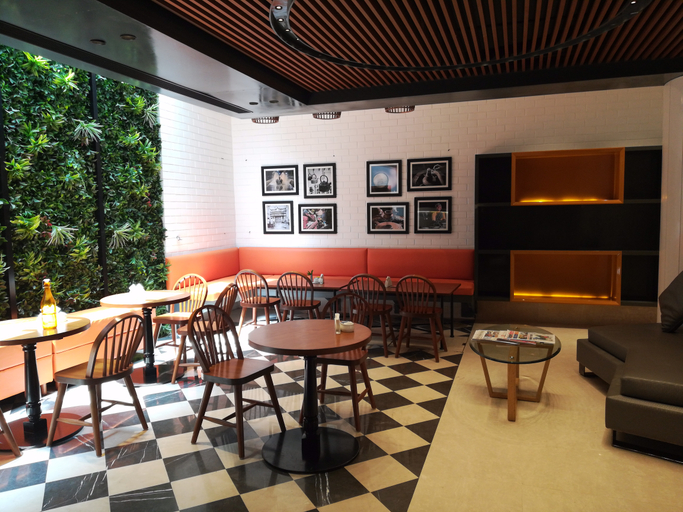 Public Area 2, Fountain Tree by TGI - JP Nagar, Bangalore, Bangalore