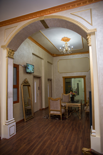 Others, Grand Royal Cairo, Qasr an-Nil