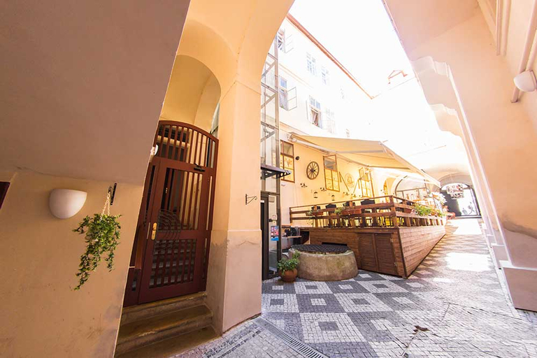 Public Area 2, Golden Three Crowns, Praha 1
