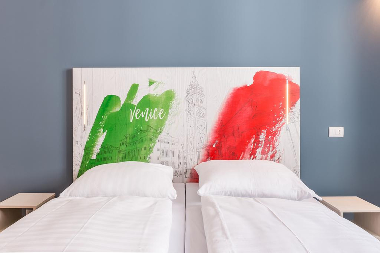 Bedroom 4, a&o Hostel Venezia Mestre, Venezia