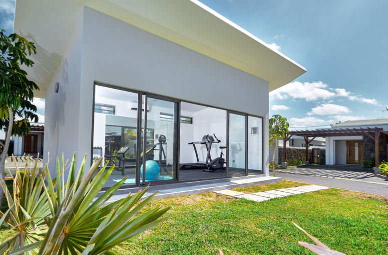 Sports and Entertainment 5, Corail Bleu Private Pool & Garden Villas By LOV