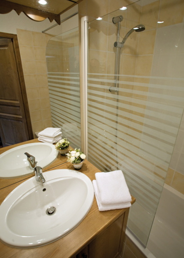 Bathroom 5, Residence Club MMV le Hameau des Airelles, Hautes-Alpes