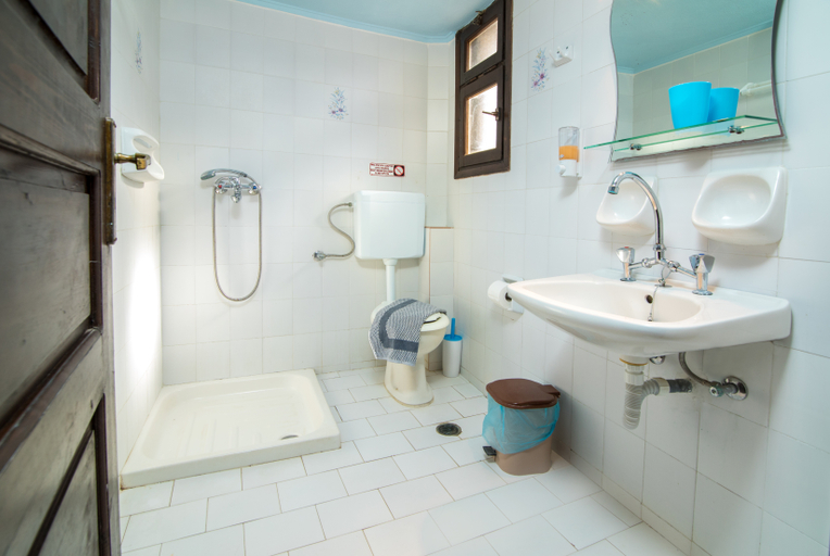 Bathroom, Irilena Apartments Gournes by Checkin, Crete