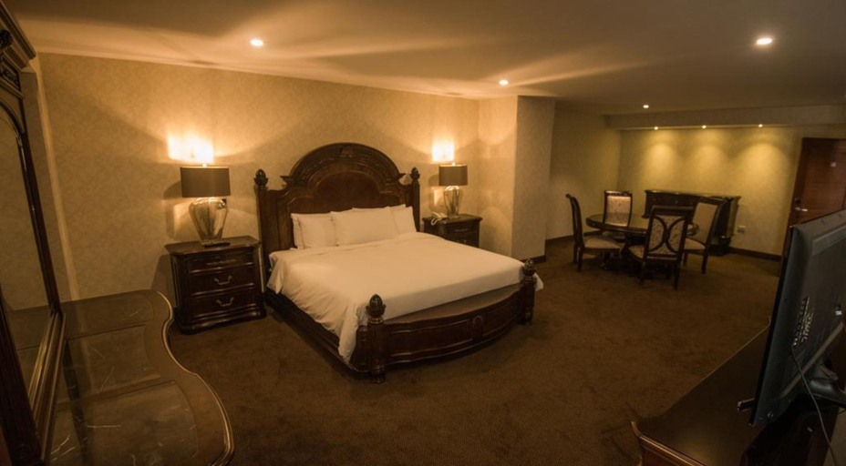 Bedroom 4, ROLES Hotel, Oropeza