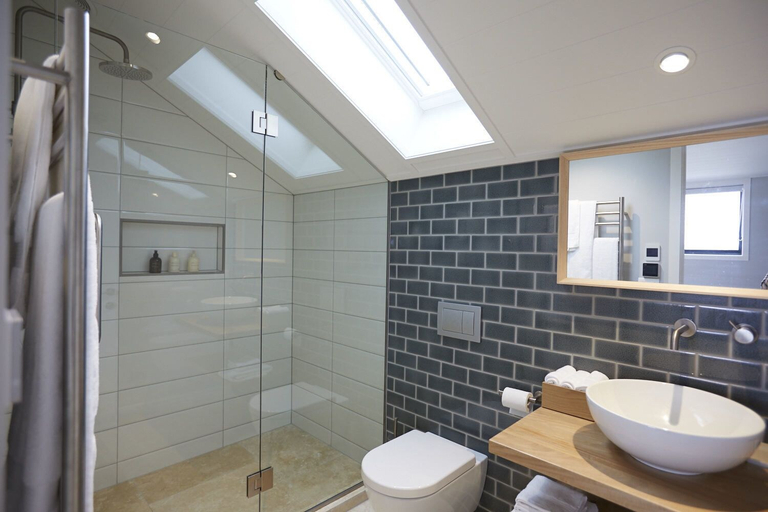 Bathroom 5, Te Arai Lodge, Rodney