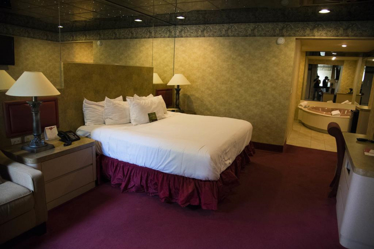 Bedroom 2, Paradise Stream Resort, Monroe