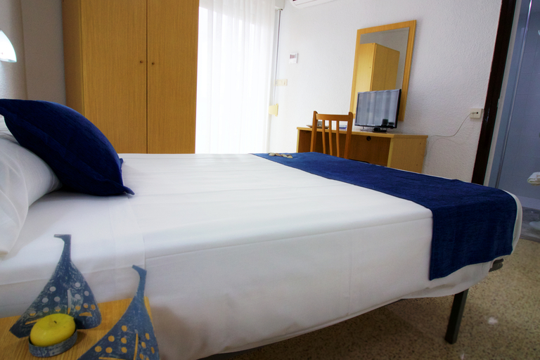 Bedroom 3, Hostal El Mercat, Alicante