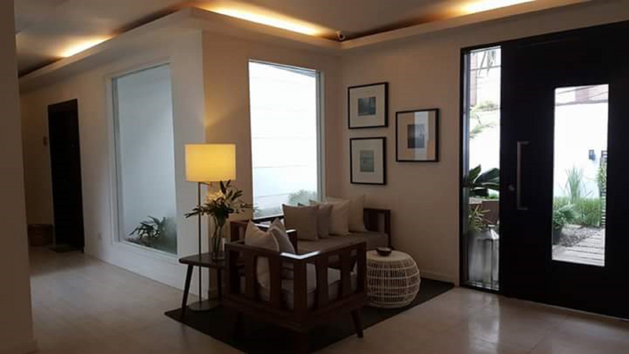 Public Area 2, Blue Marina, Malay