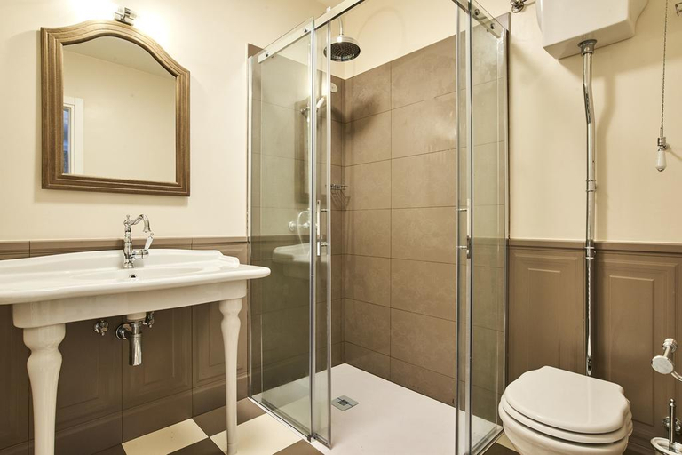 Bathroom 5, San Servolo Resort & Beer Spa, Buje
