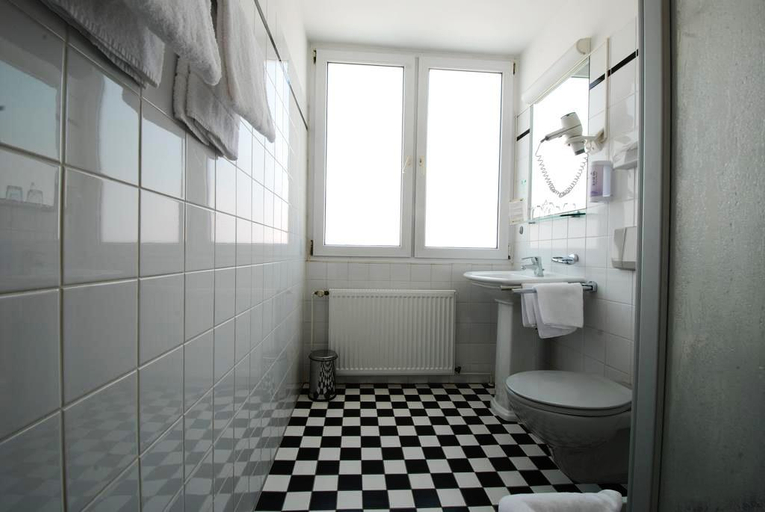 Bathroom, Hotel Lindenufer, Berlin