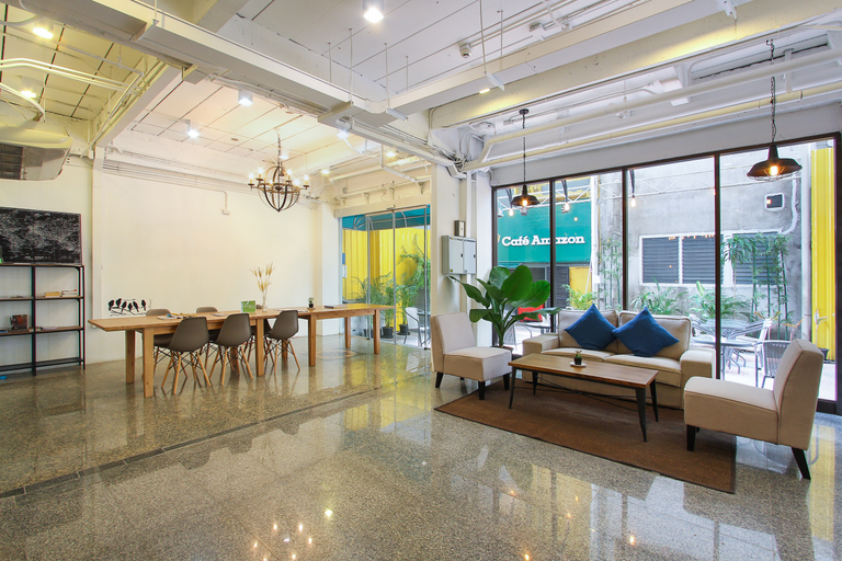 Public Area 3, Pula Silom, Bang Rak