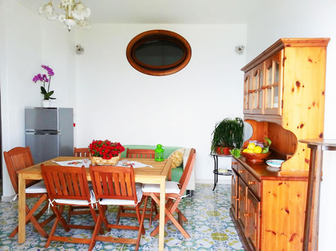 Bedroom 4, Villa Turquoise, Napoli