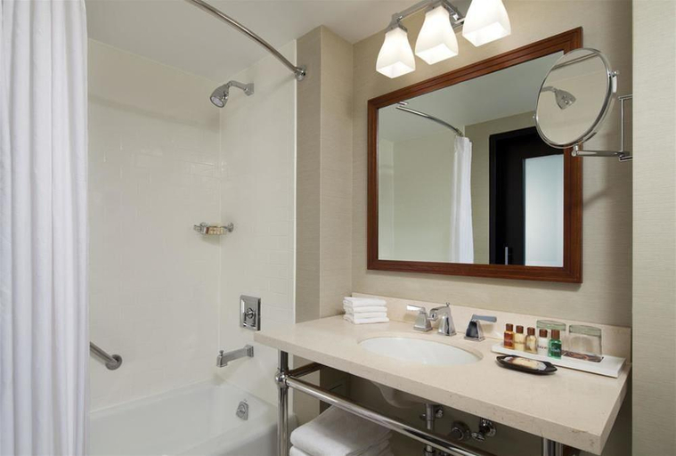 Bathroom 4, Sheraton Chicago Northbrook Hotel, Cook