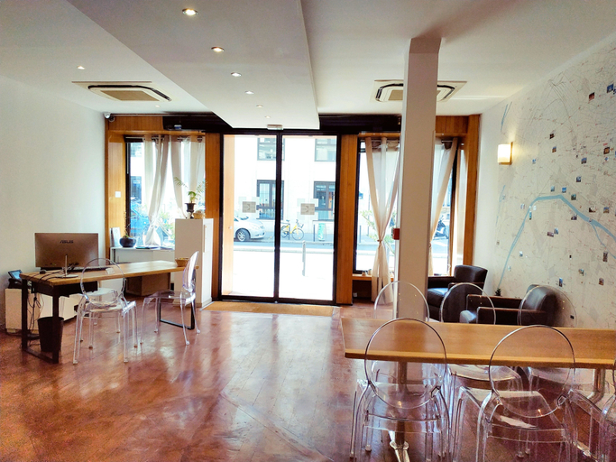 Public Area 3, Korner Opera, Paris