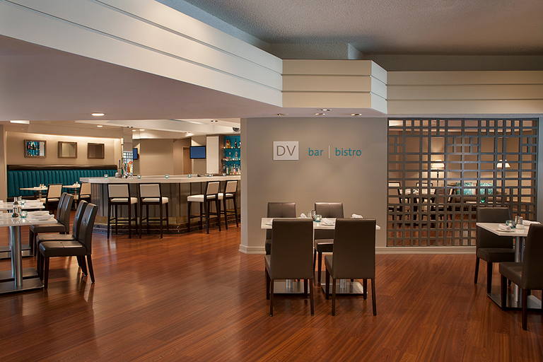 Food & Drinks, Toronto Don Valley Hotel & Suites, Toronto