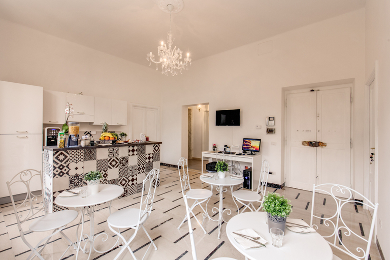 Others 5, Relais La Torretta, Rome