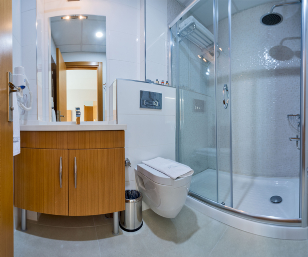 Bathroom, Mien Suites Istanbul, Beyoğlu
