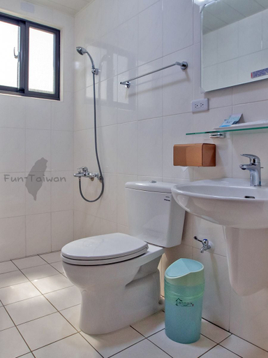 Bathroom 4, Art Ocean, Tainan