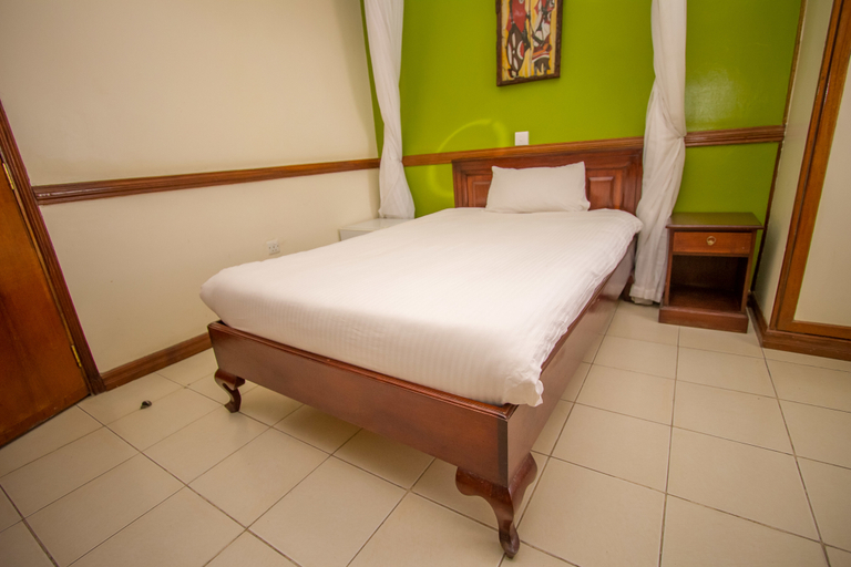 Bedroom 4, Gray's Oak Hotel, Kajiado East