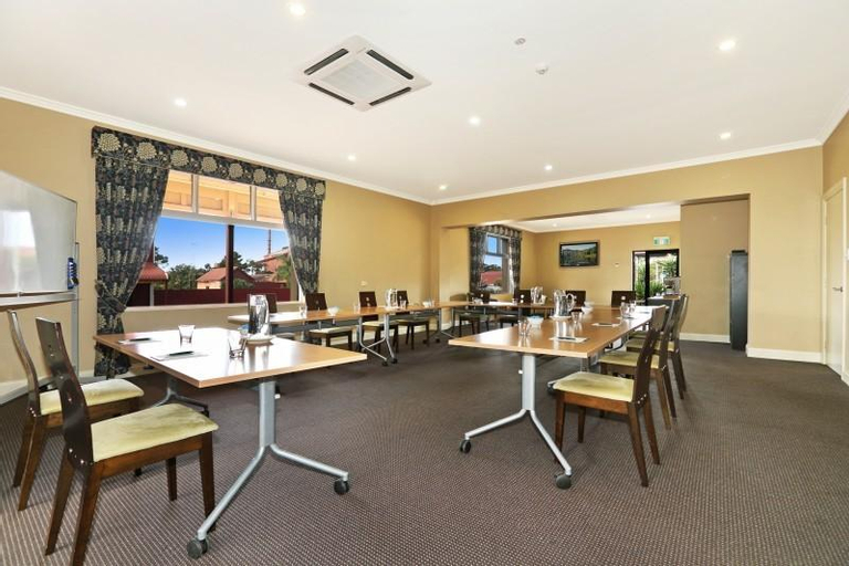 Food & Drinks, Whyalla Playford Apartments, Whyalla