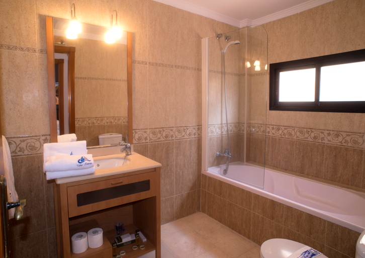 Bathroom 5, Casas De Tauro, Las Palmas
