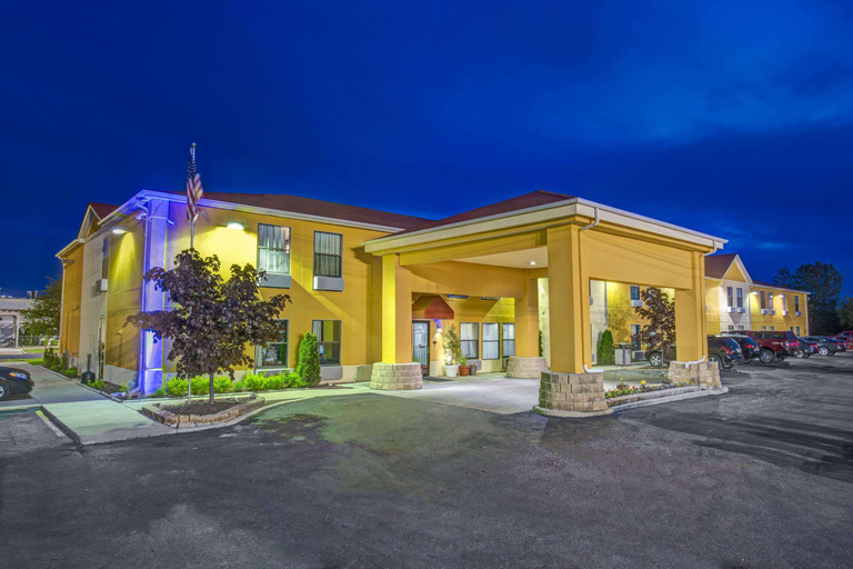 Days Inn by Wyndham Great Lakes Naval Base, Lake