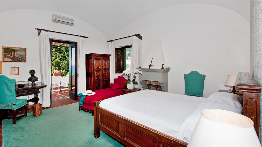 Bedroom 4, Villa Magenta, Salerno