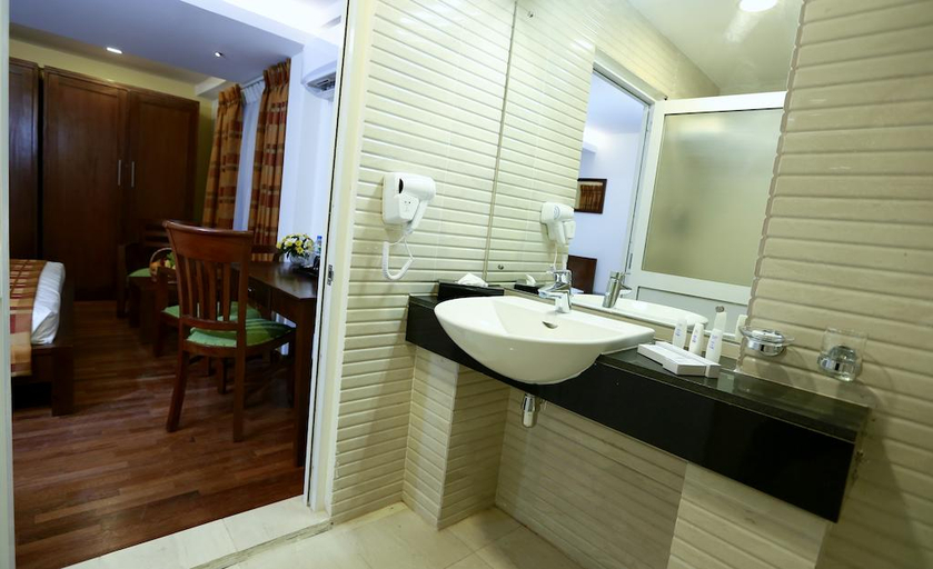 Bathroom 5, GSH Colombo, Thimbirigasyaya