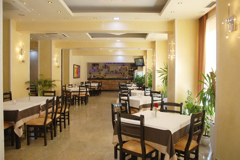 Food & Drinks 5, Gega Hotel Berat, Beratit