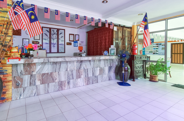 Public Area 2, ZEN Rooms Uptown Beach Resort, Manjung