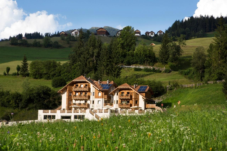 Exterior & Views 2, Residence Baron, Bolzano