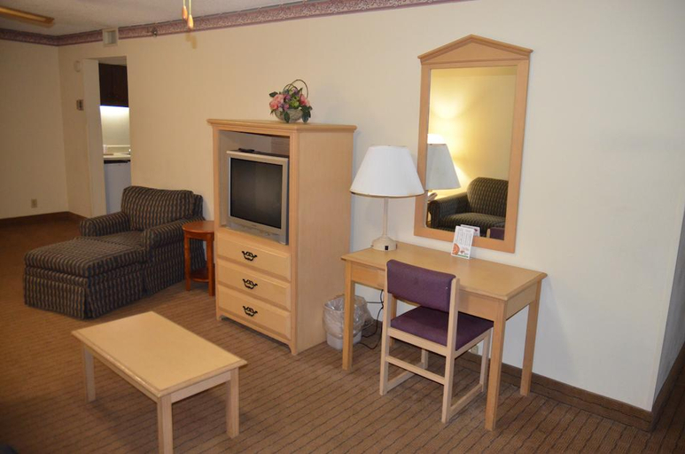 Bedroom 3, Clarion Hotel Convention Center Jackson Northwest, Madison