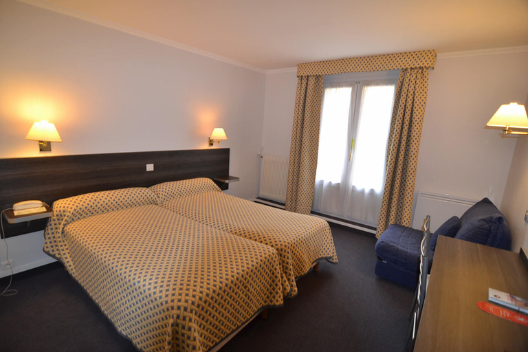 Bedroom 3, Brit Hotel Cahors - Le France, Lot