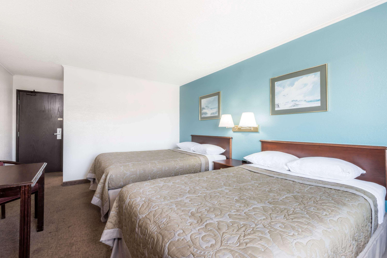 Bedroom 3, Brookville Inn, Jefferson
